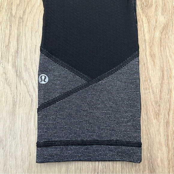 Lululemon Pace Rival Crop Black Heathered Wee Stripe Blue Waistband size 6 - Picture 11 of 11